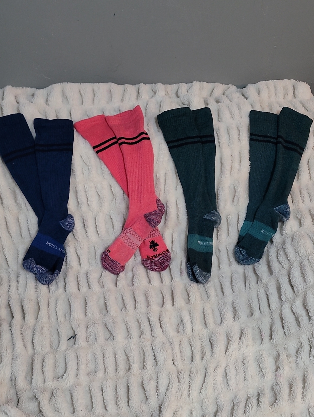 NEW Bombas Knee-High Athletic Socks - Pink, Navy, Teal COMPRESSION SOCKS